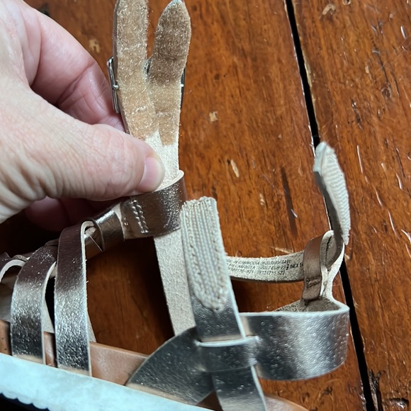 Rose gold metallic gladiator sandals - Picture 3 of 3